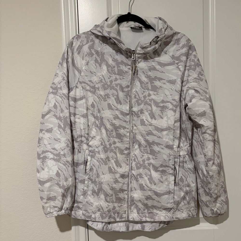 New Balance Women's Gray Camouflage Puffer Jacket
